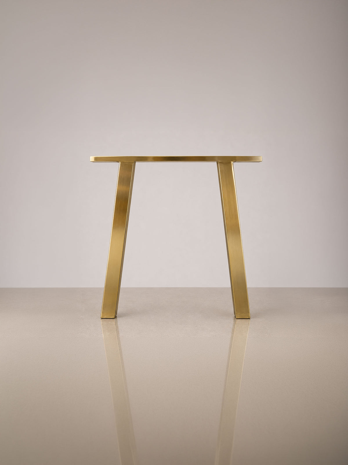 A-formede bordben, 71 cm – Messing