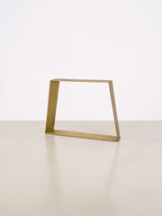 Trapez bordben, skrå, 71 cm – Messing