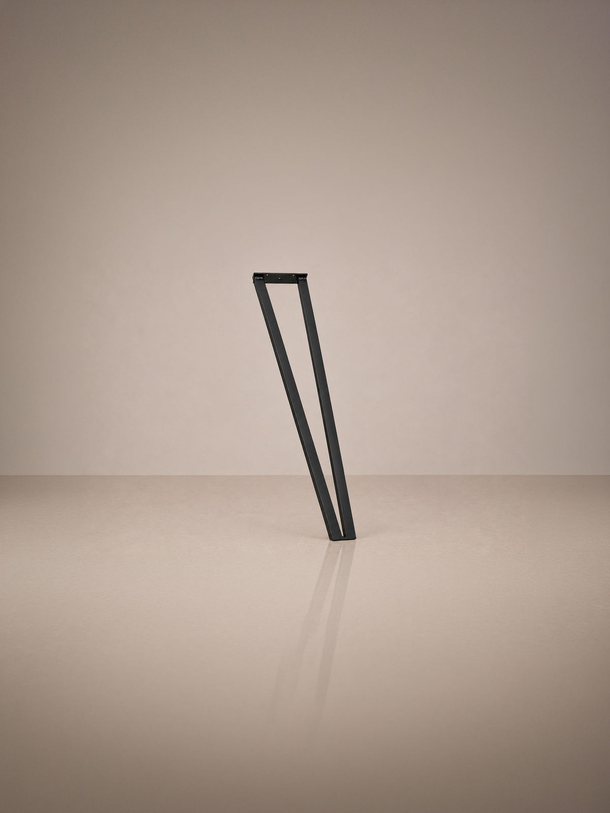 V-formede Hairpin bordben, 71 cm – Late Night Black